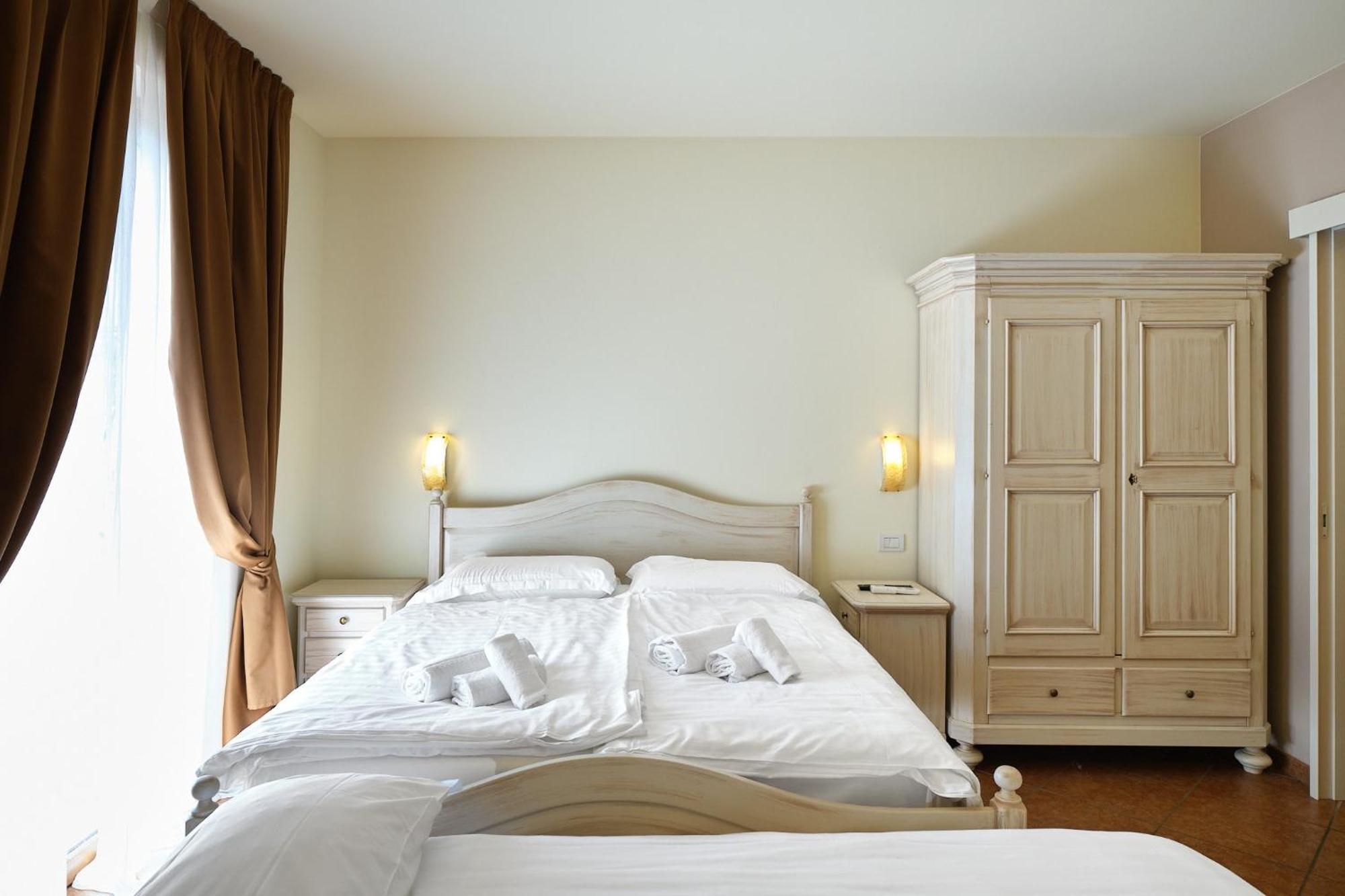 Studio Apartment (4 Adults)